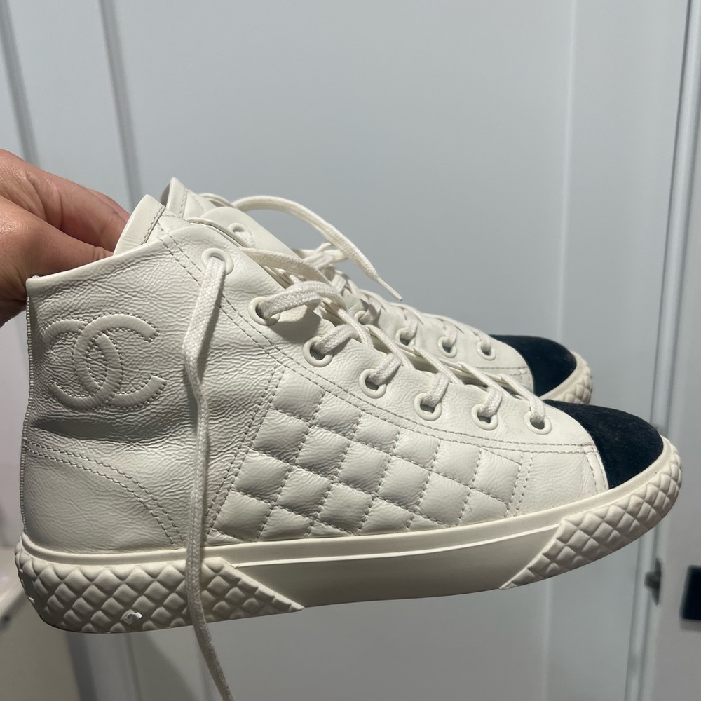 AUTHENTIC 
Chanel Worn one time . Size 38.5